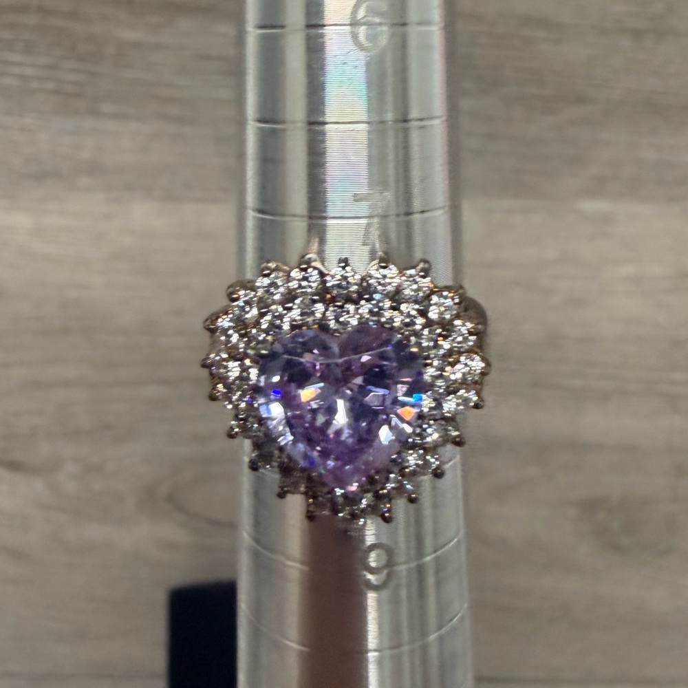 Elegant Purple Heart Ring with Silver Tone Accents